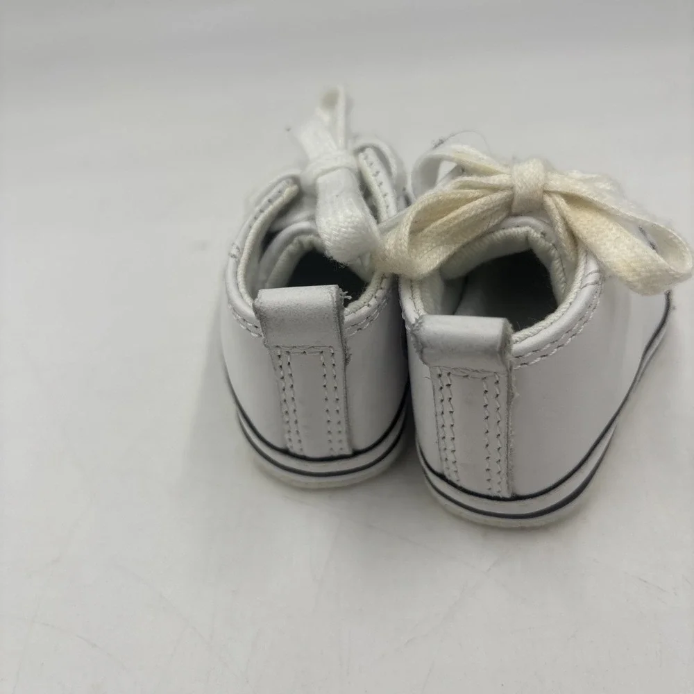 Converse this lot